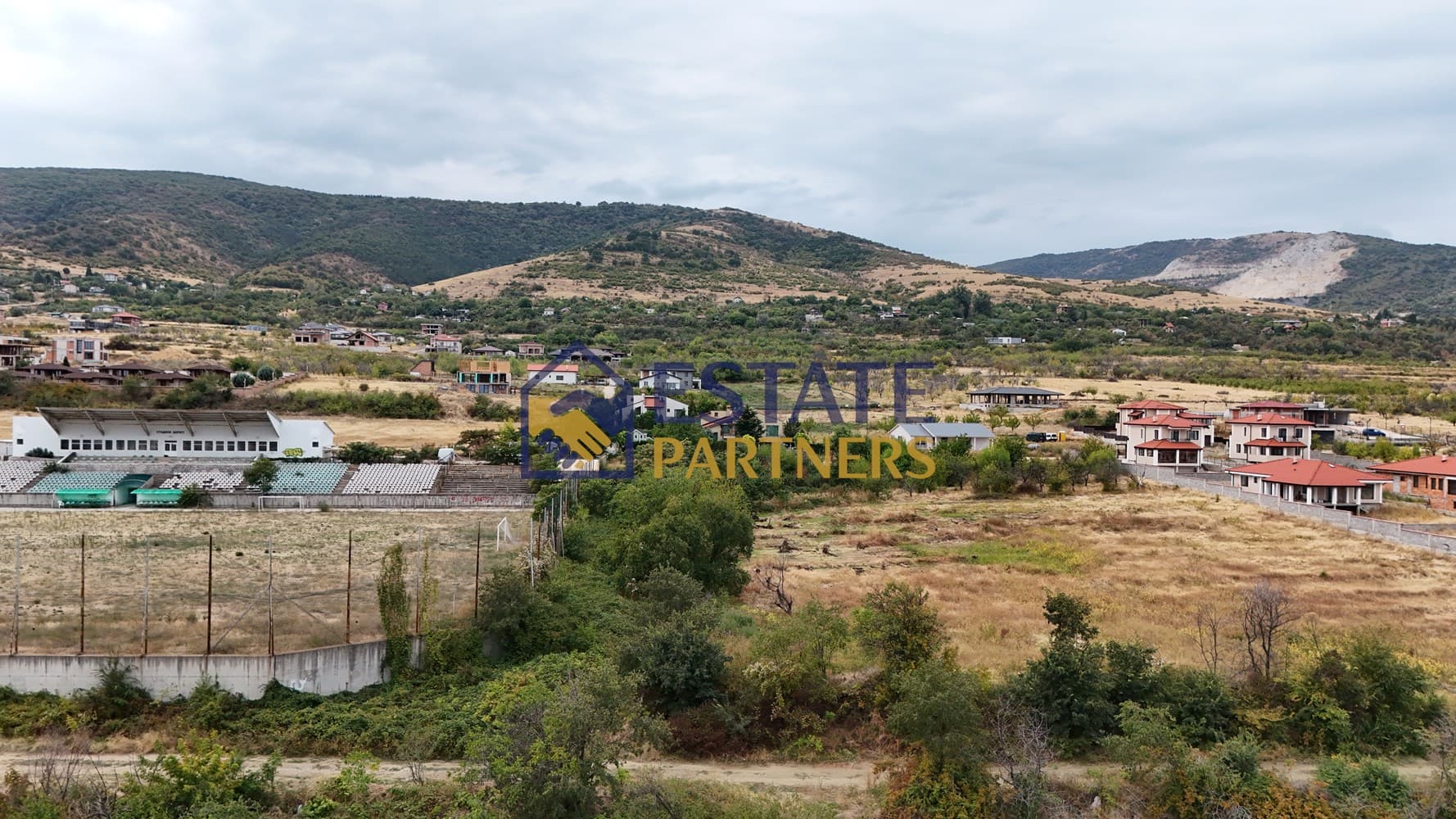 Four plots of land with a total area of 6,678 sq.m in the 'Chesto Oreshe – Chereshi' area, Brestnik village