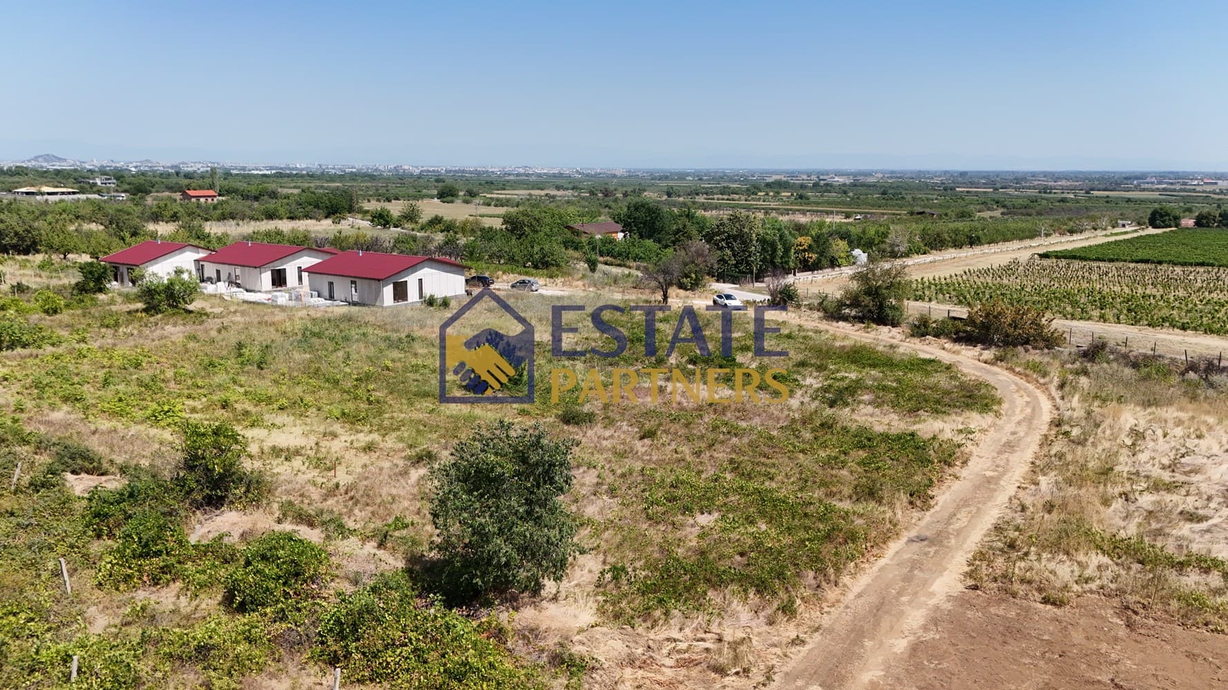 Ексклузивно от Estate Partners – УПИ за къща в с. Брестник