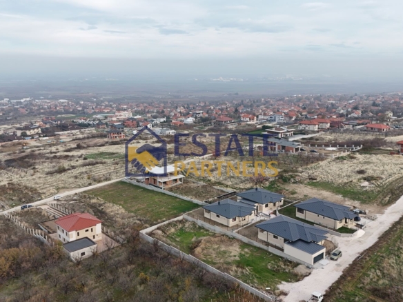 ПАРЦЕЛИ В С. БРЕСТНИК - 0