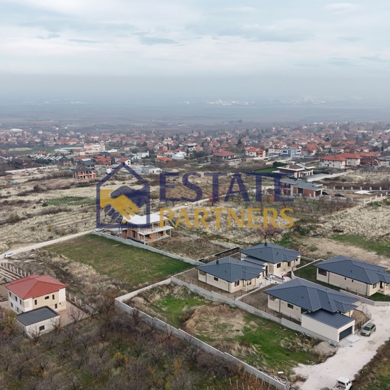 ПАРЦЕЛИ В С. БРЕСТНИК - 0