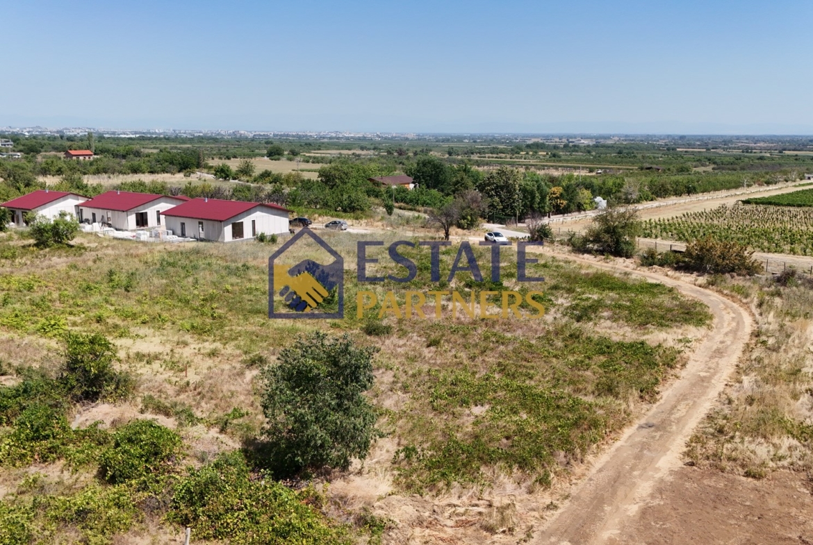 Ексклузивно от Estate Partners – УПИ за къща в с. Брестник - 0