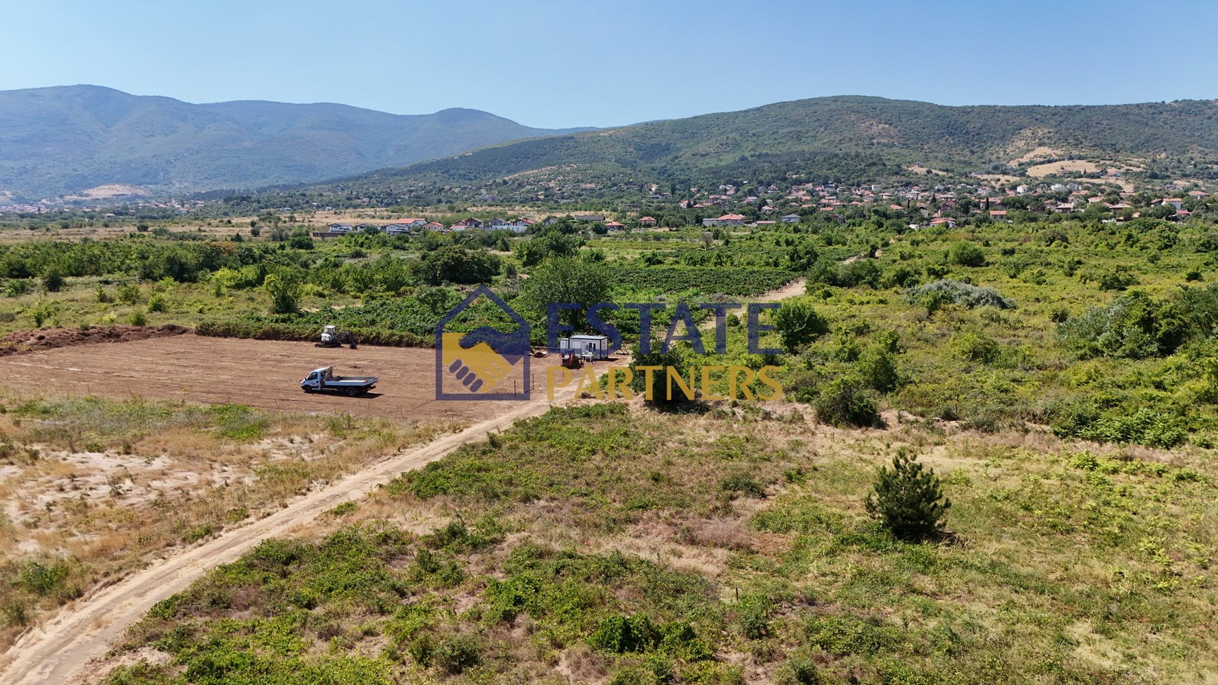 Ексклузивно от Estate Partners – УПИ за къща в с. Брестник - 0
